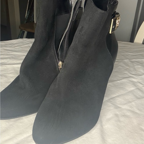 Liz Claiborne Shoes - Elegant Black Ankle Boots